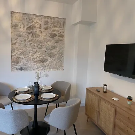 Casa Riviera - En Plein Coeur Du Vieil Apartment
