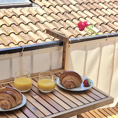 Casa Riviera - En Plein Coeur Du Vieil Apartment