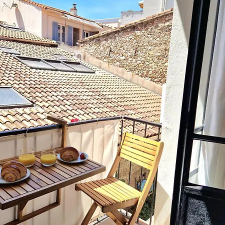Apartment Casa Riviera - En Plein Coeur Du Vieil Antibes